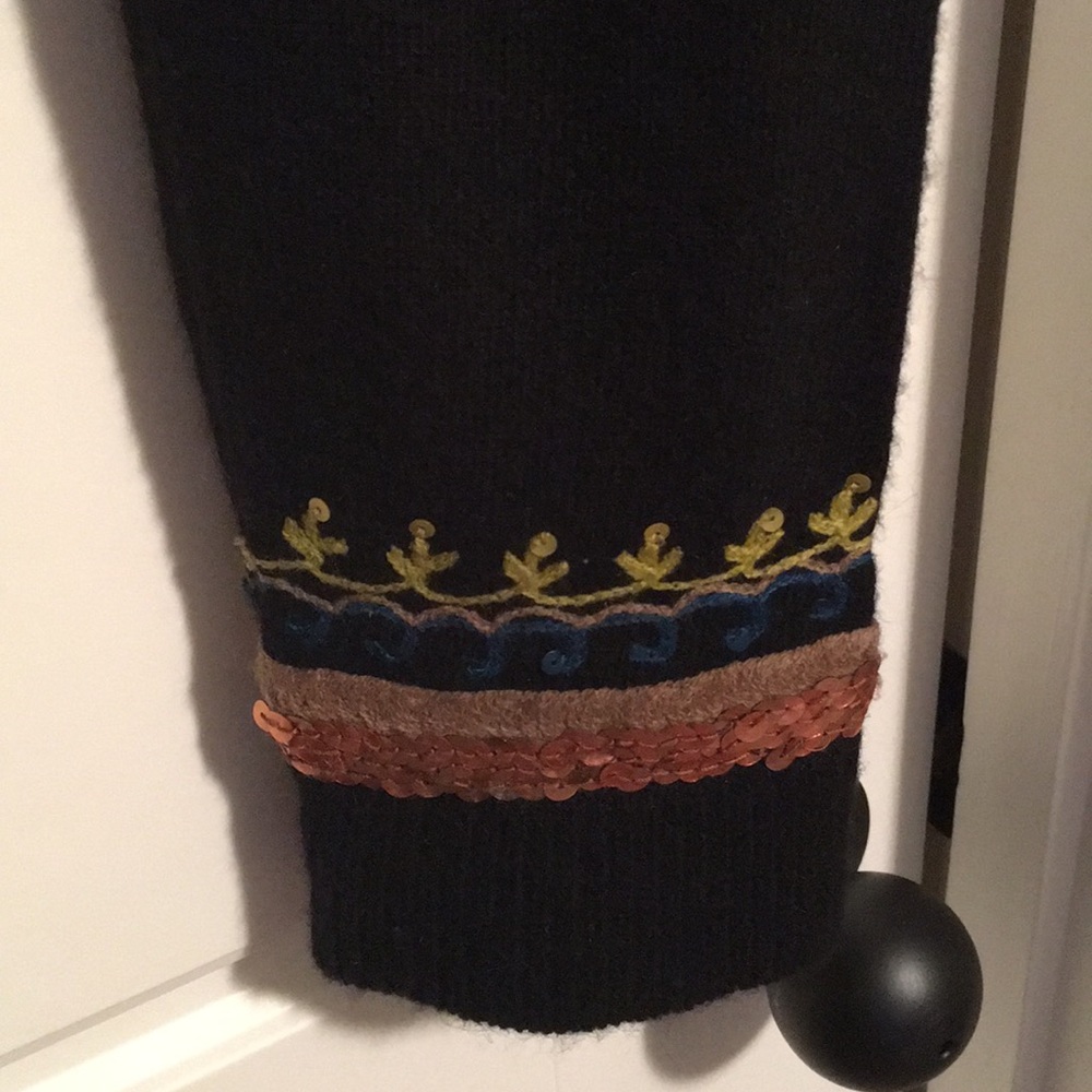 Sweater - Picture 3 of 6